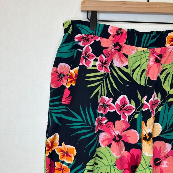 Gracila Tropical Floral Print Wide-Leg Cropped Pants – Size Large - Picture 4 of 11
